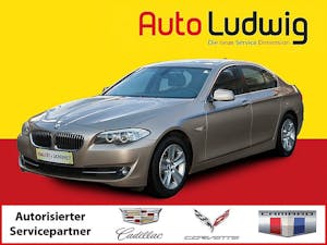BMW 523i Aut. (F10) *PDC* XENON* GLAS SD* TEMPOMAT bei AutoLudwig GMBH in 3x in 1230 Wien | US-Neuwagen (CADILLAC, CORVETTE, CHEVROLET, DODGE, RAM) | Multimarken Gebrauchtwagenhandel | KFZ Werkstatt mit Bosch Service